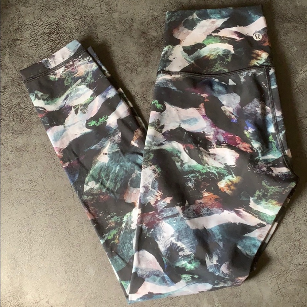 High Waisted Lululemon Mountain Print Leggings